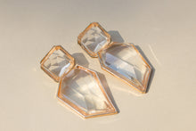 Load image into Gallery viewer, Irregular Crystal Vintage Drop Earrings
